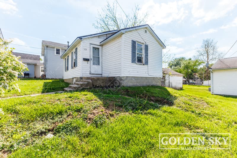 Rental property at 113 East 1st Street, Alexandria - photo 1 of 10