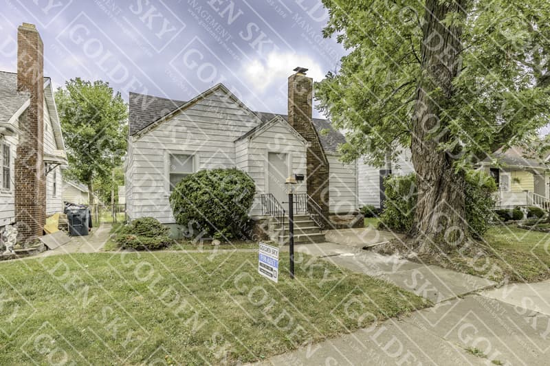 Rental property at 206 West 13th Street, Muncie - photo 1 of 9