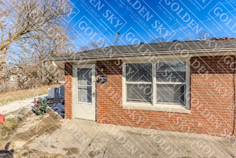 Rental property at 709 South Hutchinson Avenue - 1, Unit 1, Muncie - photo 1 of 8