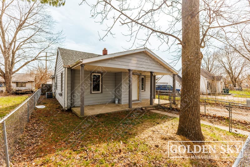 Rental property at 2904 South Pershing Drive, Muncie - photo 1 of 10