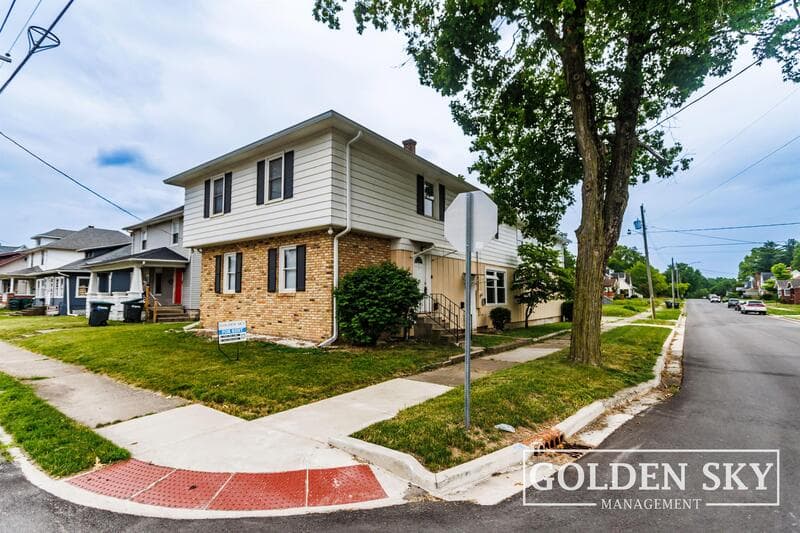 Rental property at 1925 West Jackson Street #1, Muncie - photo 1 of 37