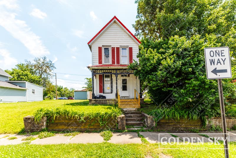 Rental property at 1117 East Washington Street, Muncie