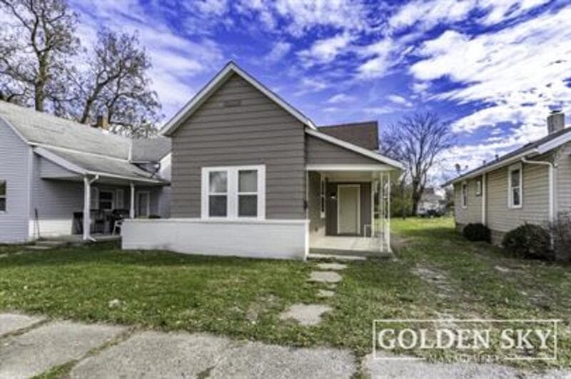 Rental property at 820 South Hackley Street, Muncie